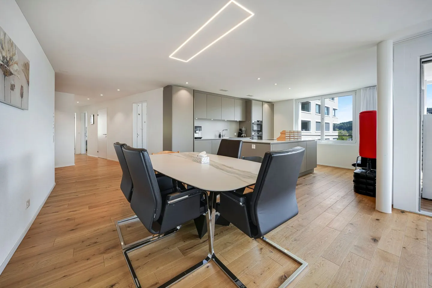 Ein Zuhause mit Weit- und Bergblick sowie hoher Wohnqualität - Foto 4 von 13