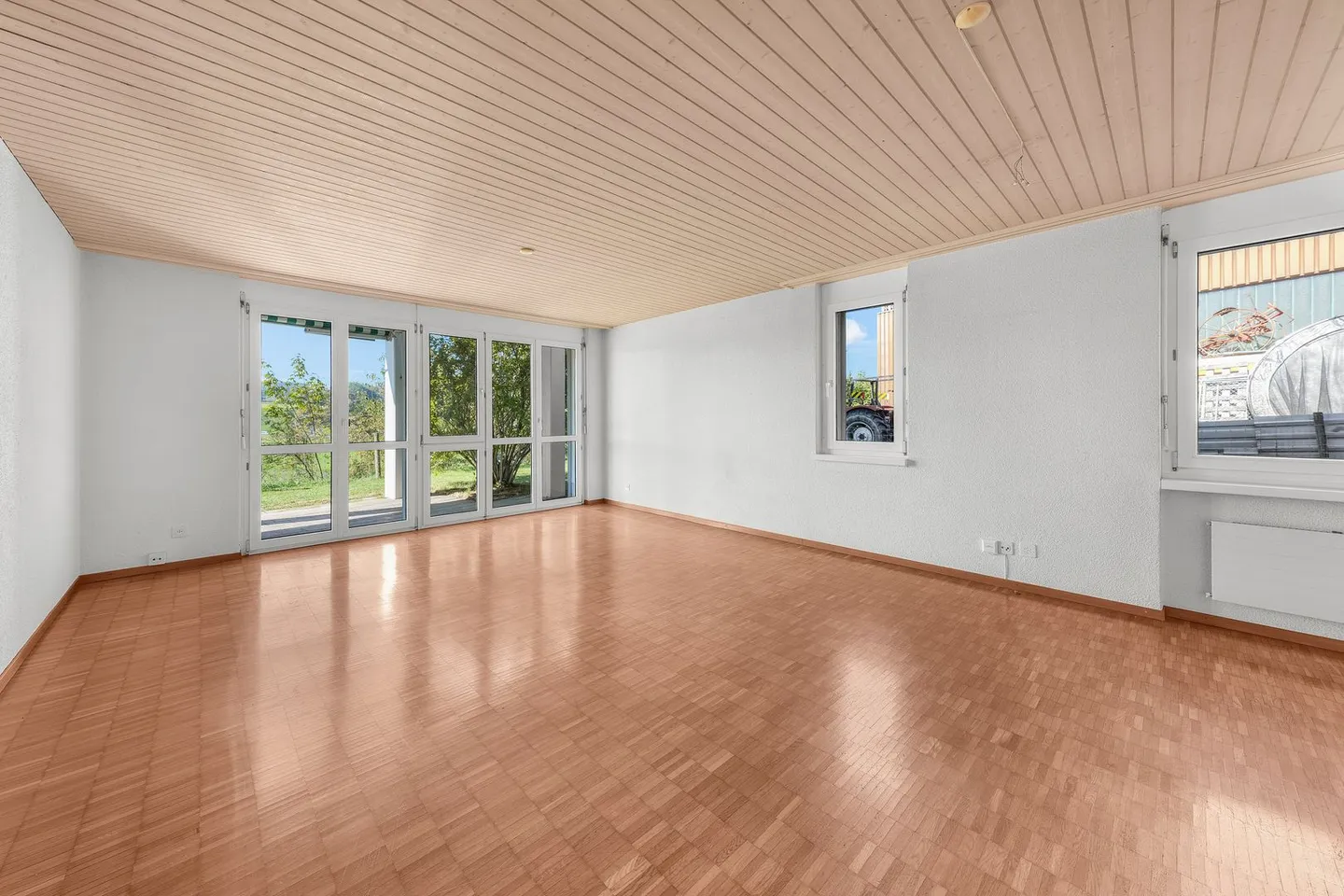Vivre avec une vue : Appartement de jardin de 4,5 pièces avec beaucoup d'intimité - Photo 1 sur 13