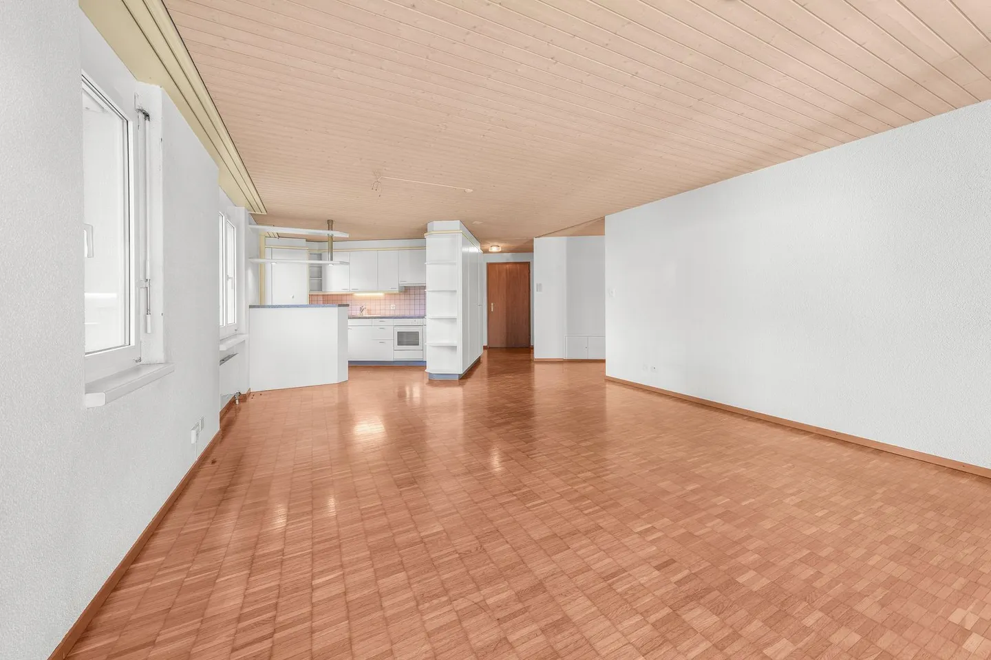 Vivre avec une vue : Appartement de jardin de 4,5 pièces avec beaucoup d'intimité - Photo 2 sur 13