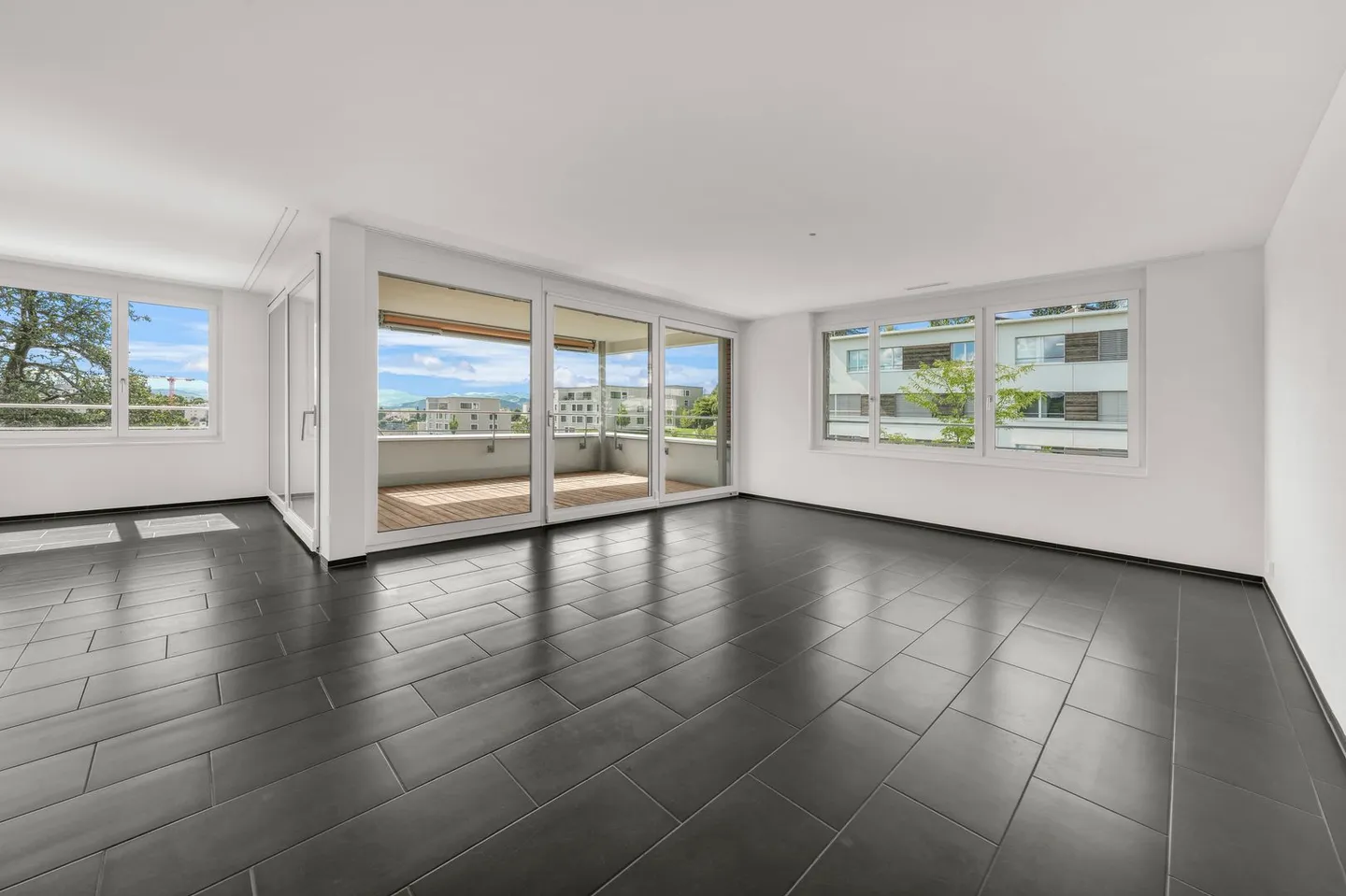 Geräumige Familienwohnung mit Aussicht - Foto 2 von 13