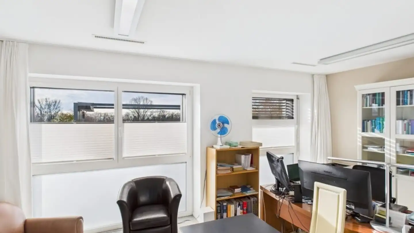 Office space for rent - Route Cantonale 107, 1025 St-Sulpice VD - Photo 4