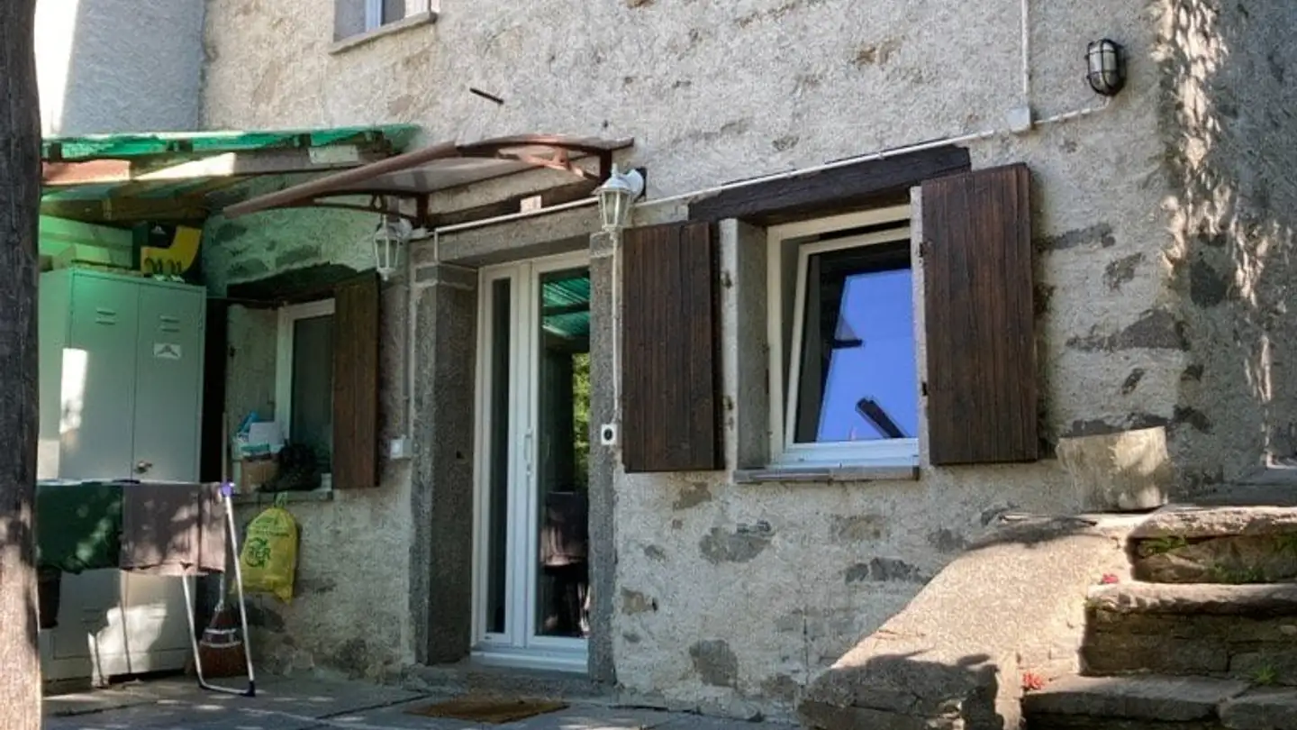 Casa singola in affitto - Strada De Carasoo 87, 6535 Roveredo GR