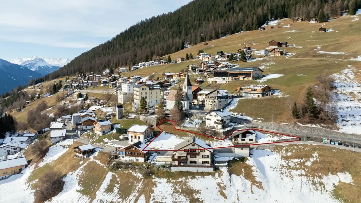Terrain constructible à vendre - Oberer Schluochtweg, 7494 Davos Wiesen