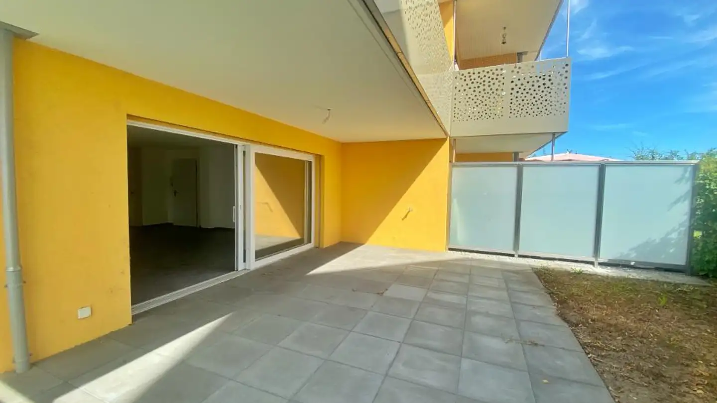 Appartamento in vendita - 1422 Grandson - Photo 2