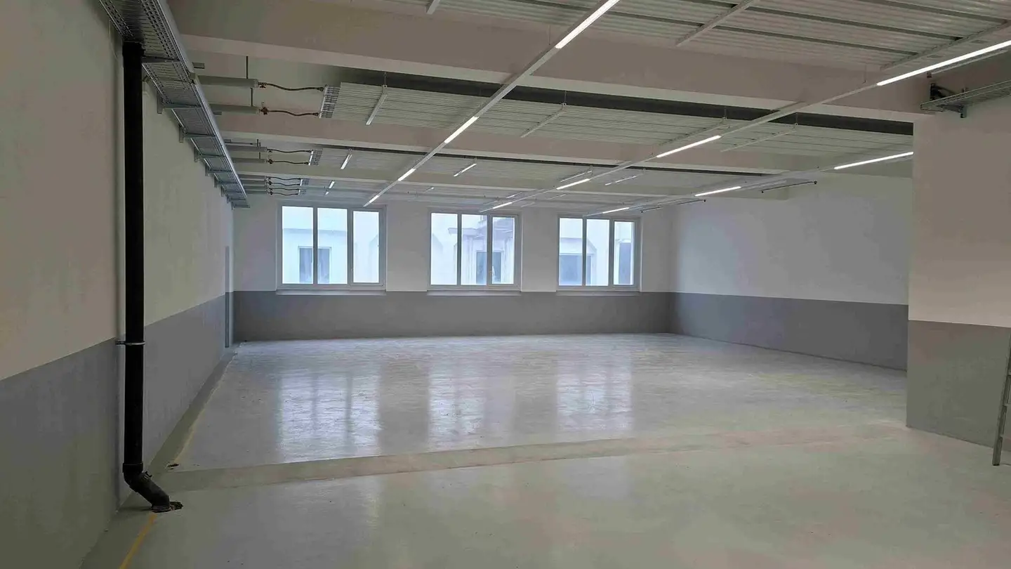 Industrieimmobilie mieten - Herrenwisstrasse 20, 8180 Bülach