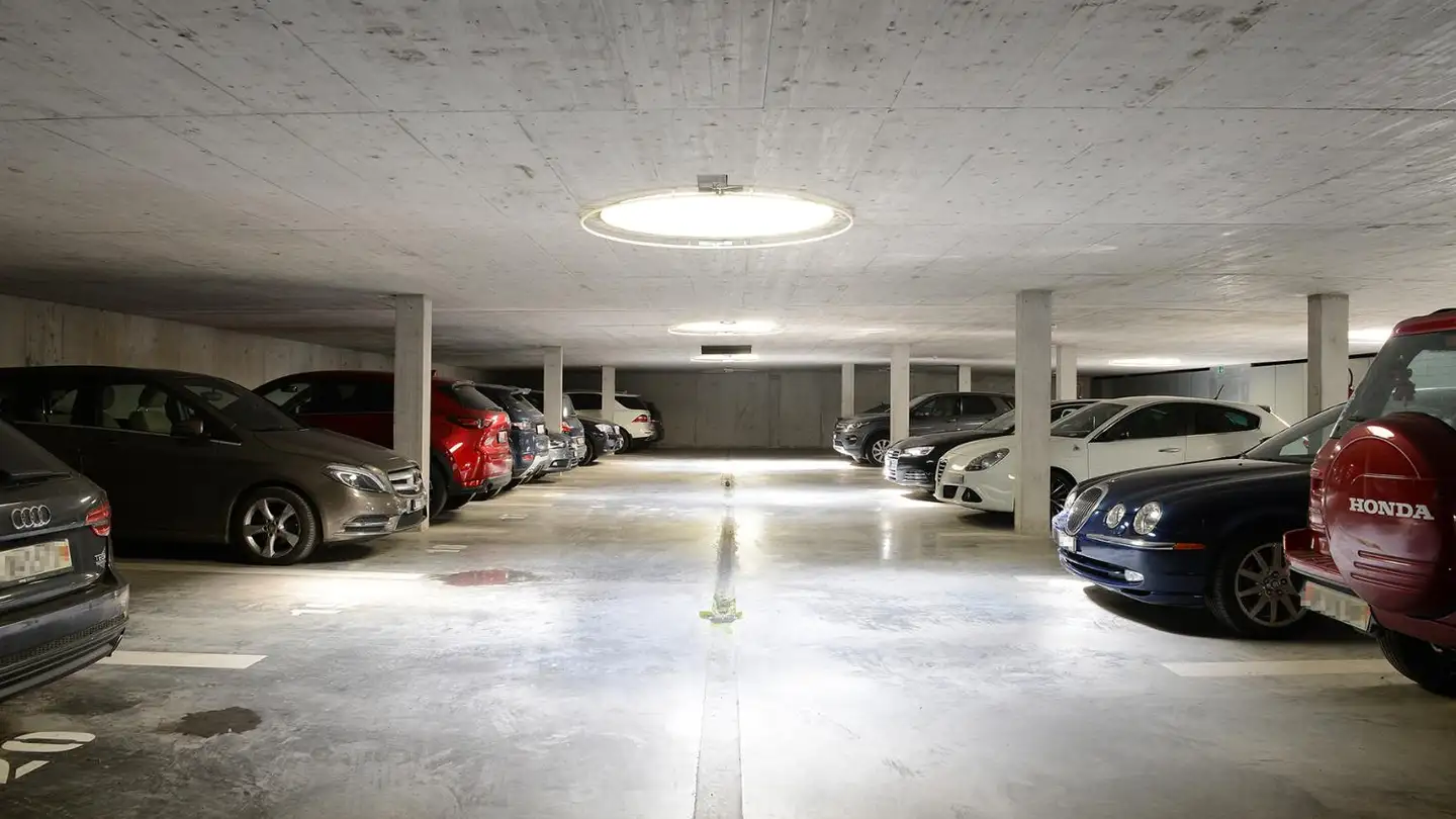 Tiefgaragenstellplatz mieten - Rue Crespin 4, 1206 Genève - Foto 4