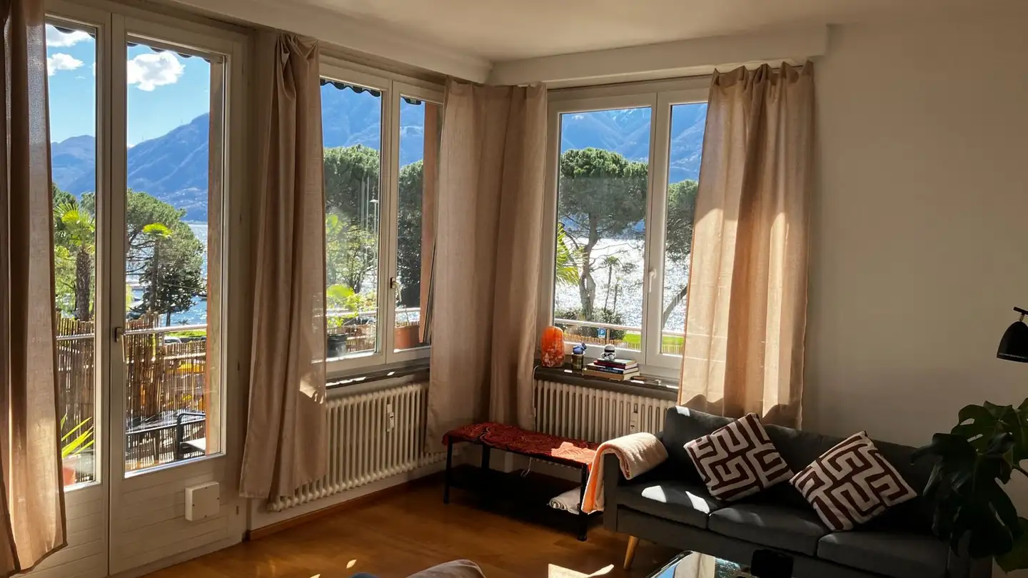 Appartement à louer - Piazza Stazione, 6600 Muralto