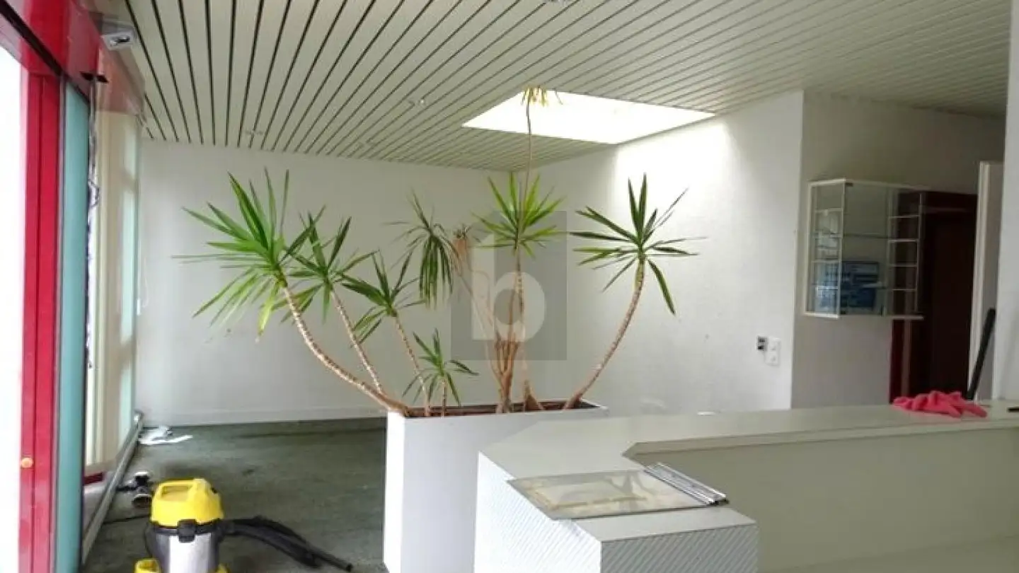 Office space for rent - 1073 Savigny - Photo 2