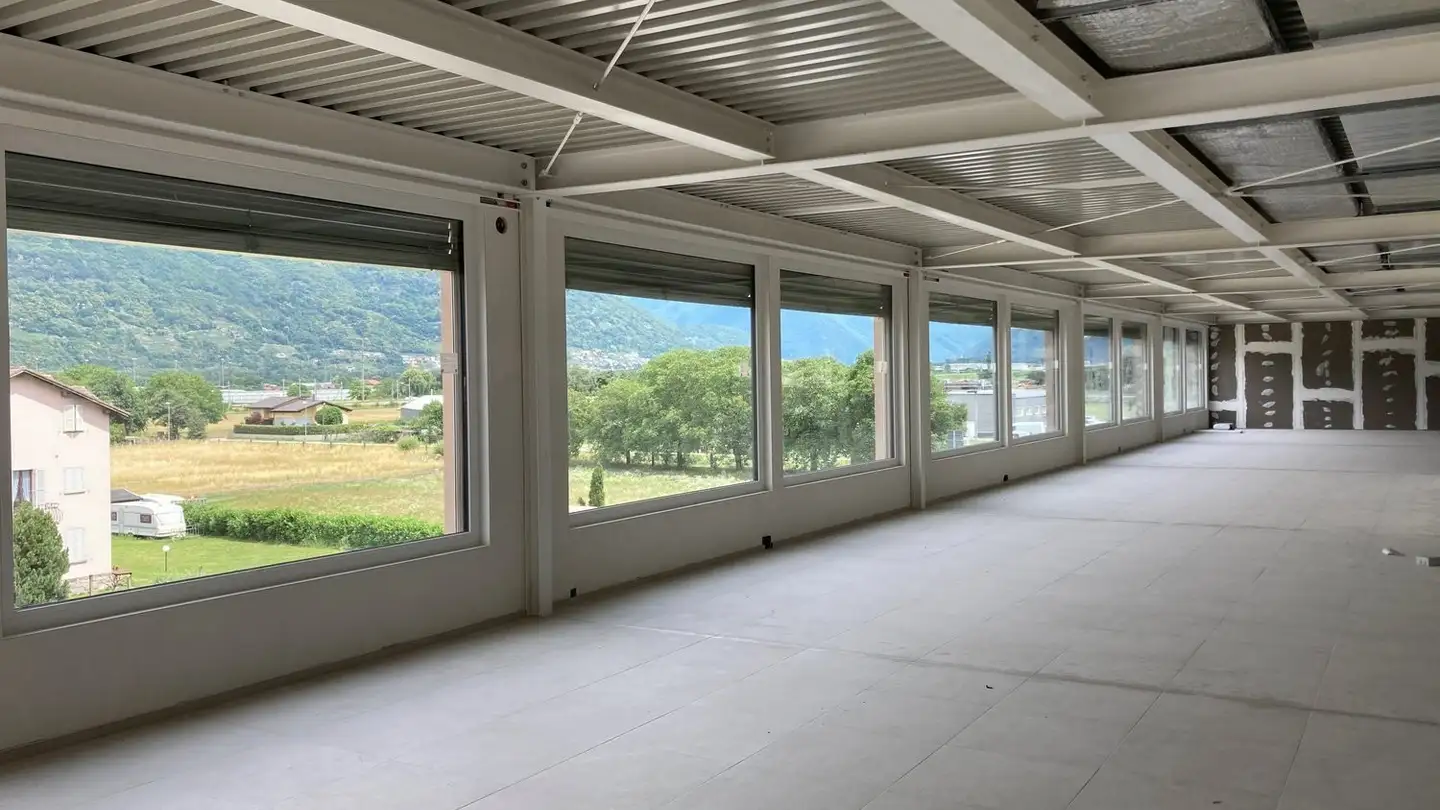 Grande magazzino in affitto - Via Monda 2, 6592 S. Antonino - Photo 2