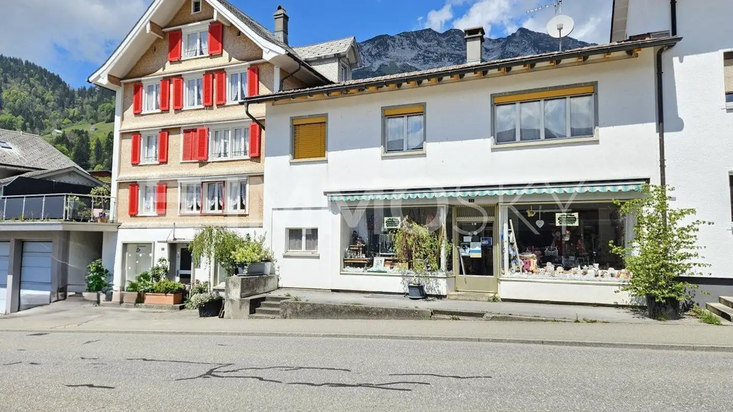 Mehrfamilienhaus kaufen - 8873 Amden