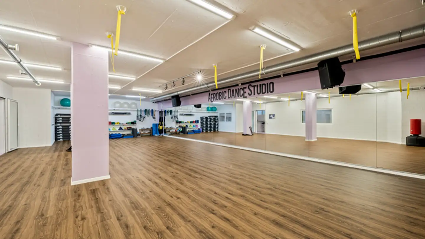 Mixed-use building for sale - 5406 Rütihof