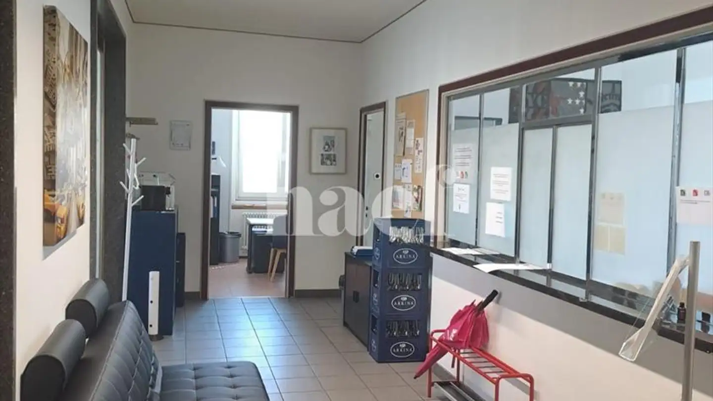 Office space for rent - Avenue Léopold-Robert 65, 2300 La Chaux-de-Fonds