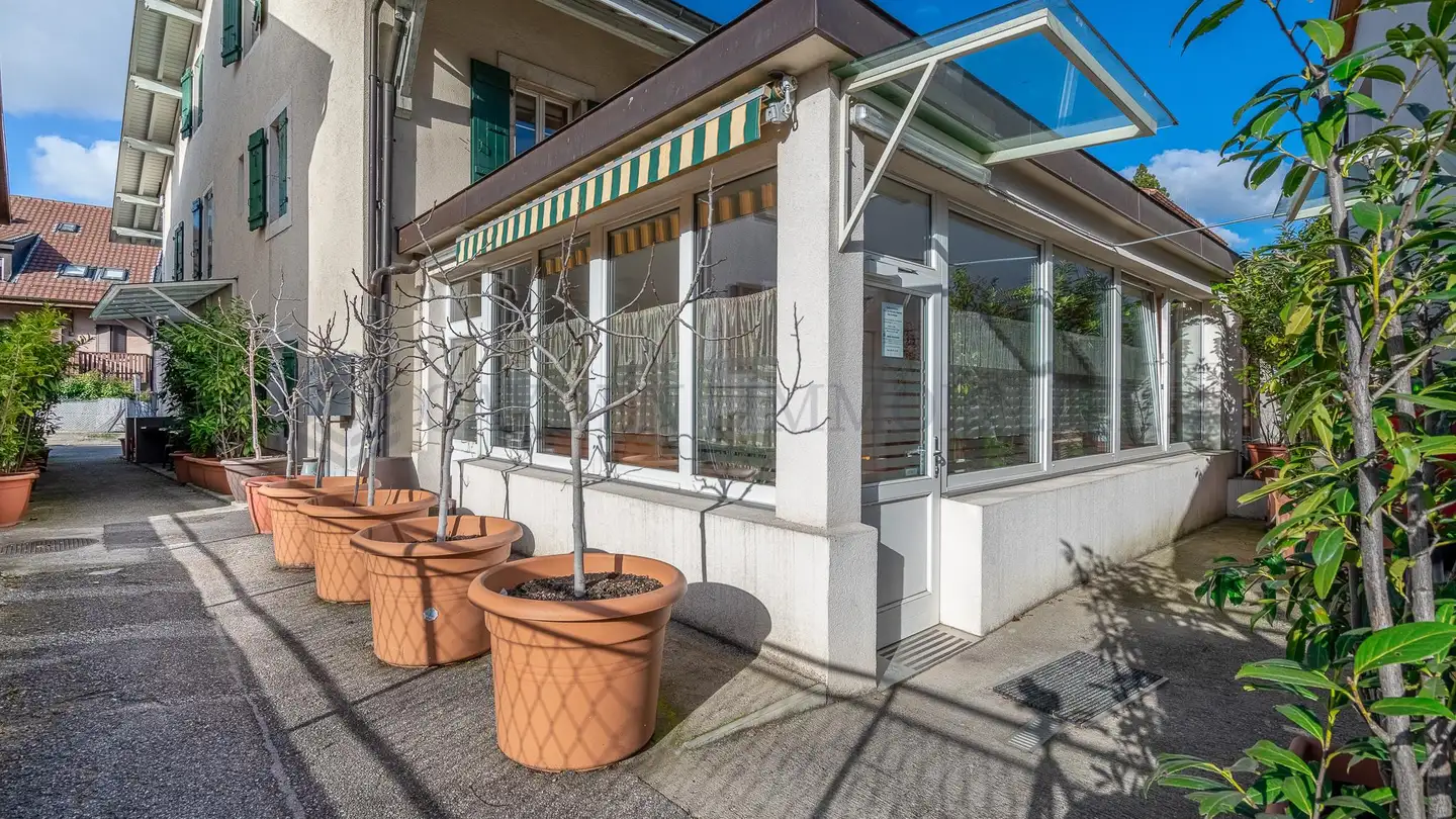 Mixed-use building for sale - 1233 Bernex - Photo 2