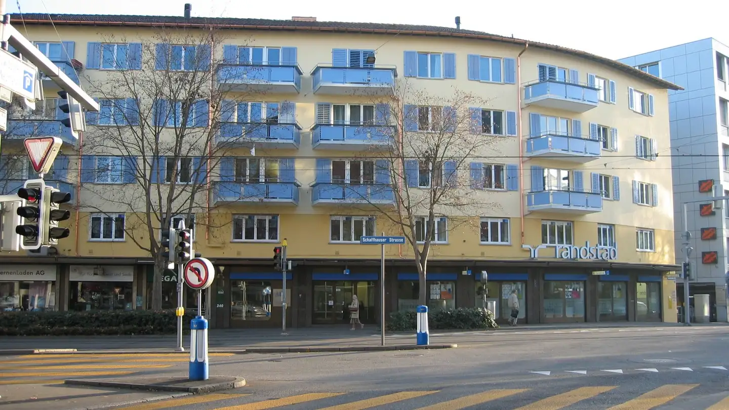 Parcheggio esterno in affitto - Schaffhauserstrasse 340, 8050 Zürich