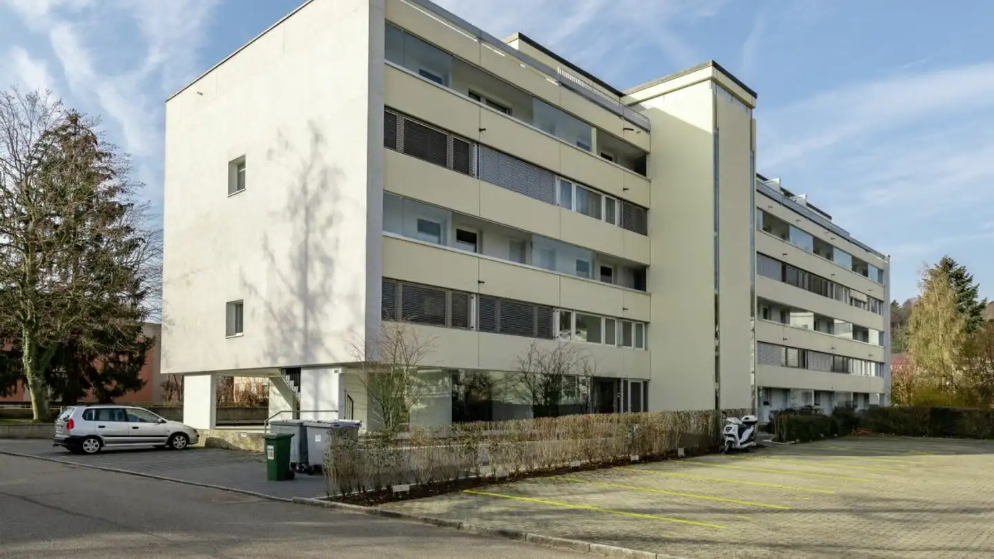 Place de parking extérieure à louer - Mischelistrasse 23, 4153 Reinach BL