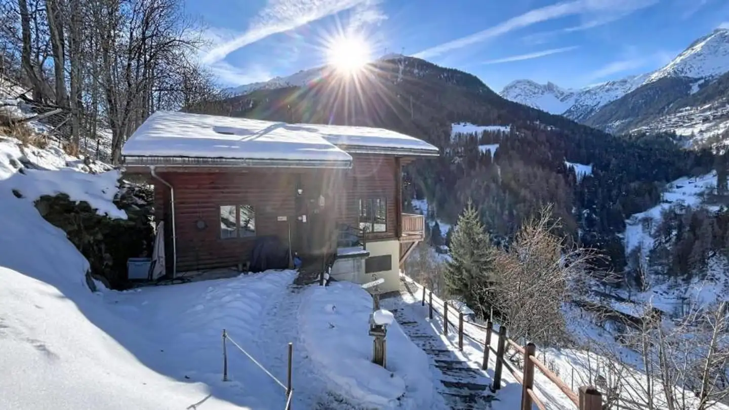 Chalet for sale - 3961 Mission