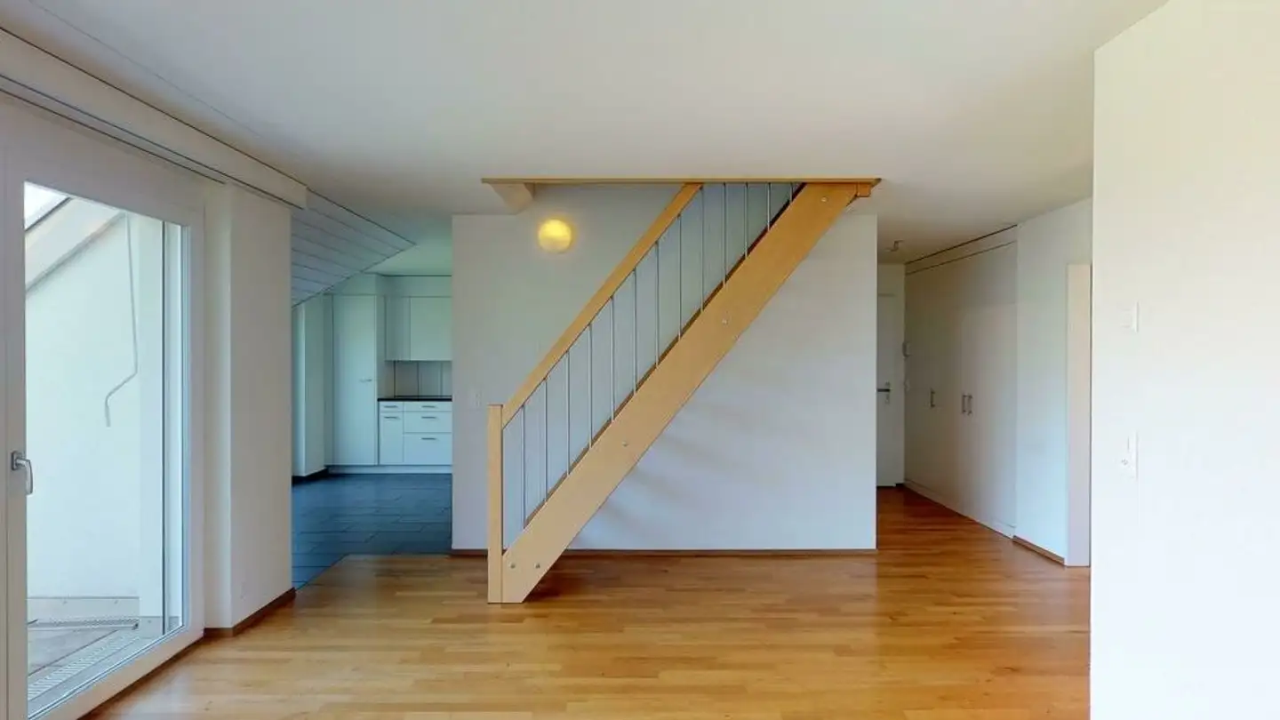 Attic flat for rent - Kantonsstrasse 52d, 8863 Buttikon SZ - Photo 2