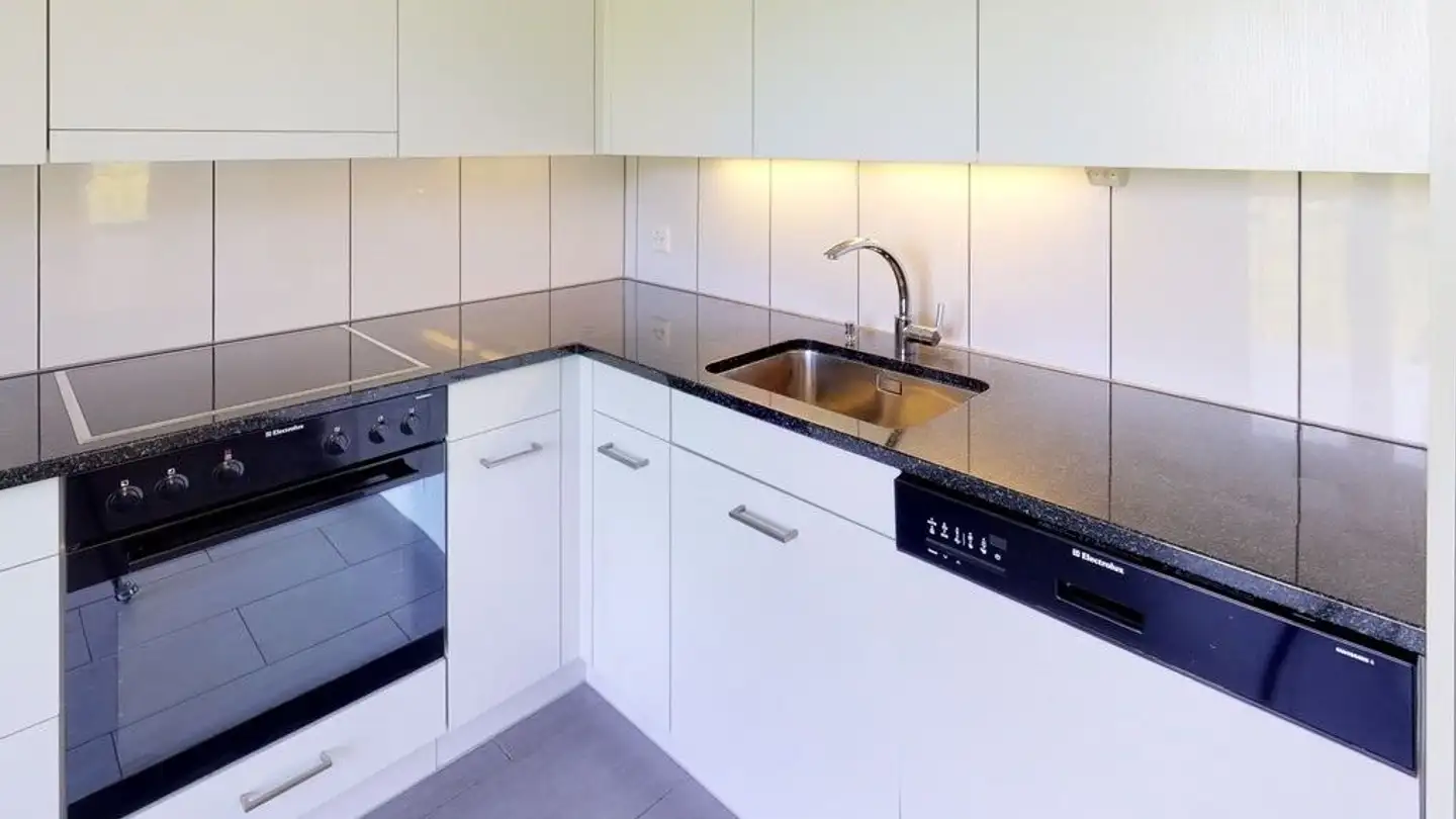 Attic flat for rent - Kantonsstrasse 52d, 8863 Buttikon SZ - Photo 3