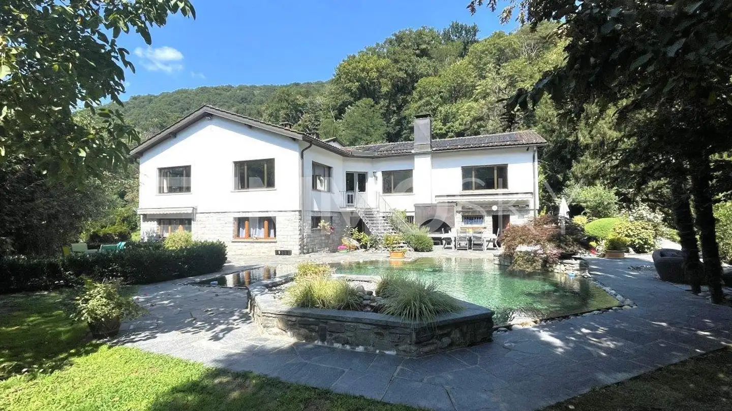 Villa for sale - Purasca, 6989 Purasca