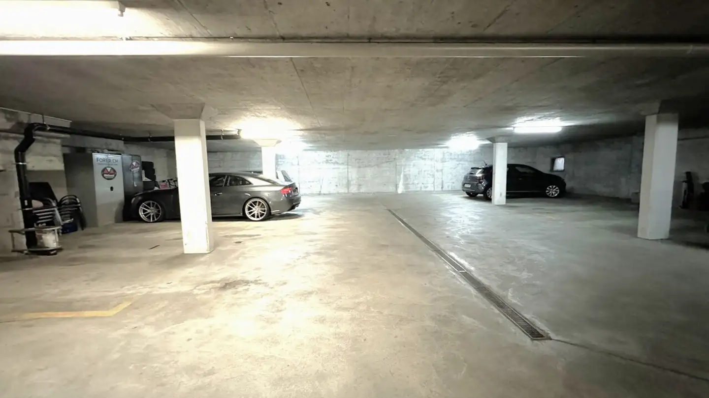 Place de parking intérieure à louer - Im Hofacher, 5444 Künten