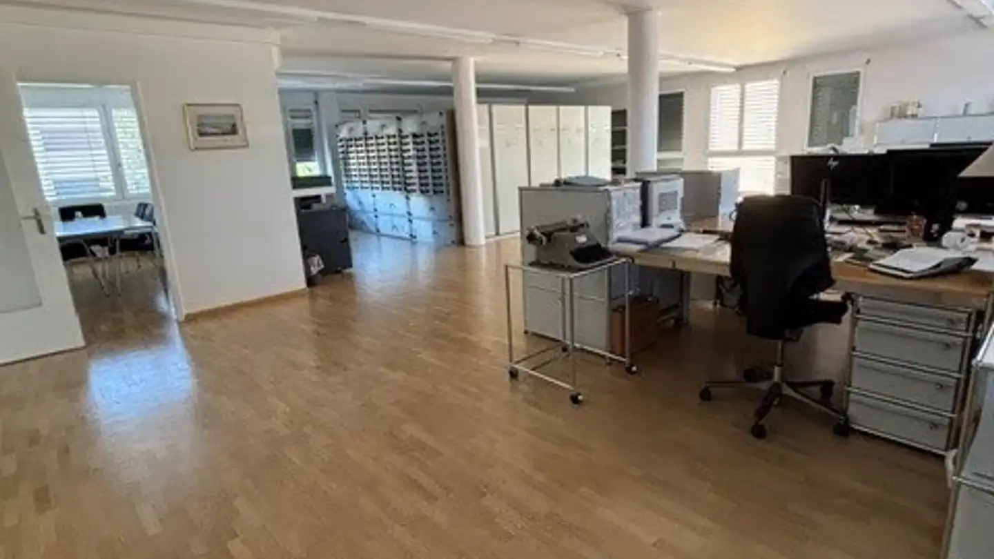 Gewerbe mieten - Hauptstrasse 95, 4102 Binningen