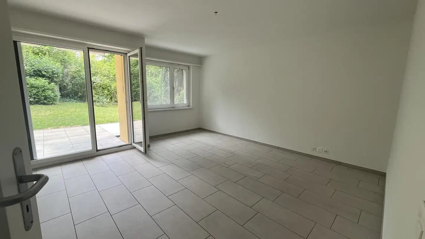 Apartment for rent - 8127 Forch
