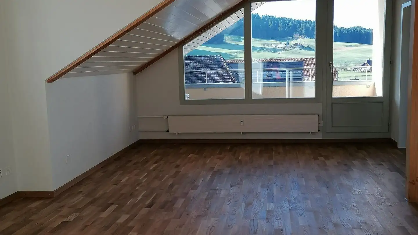 Attique à louer - Schulhausstrasse 7, 3510 Freimettigen