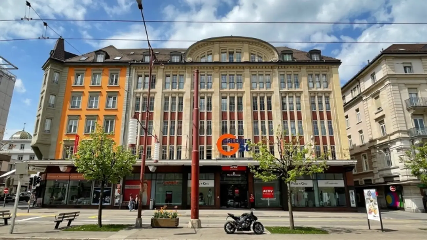 Spazio ufficio in affitto - Avenue Léopold-Robert 56, 2300 La Chaux-de-Fonds