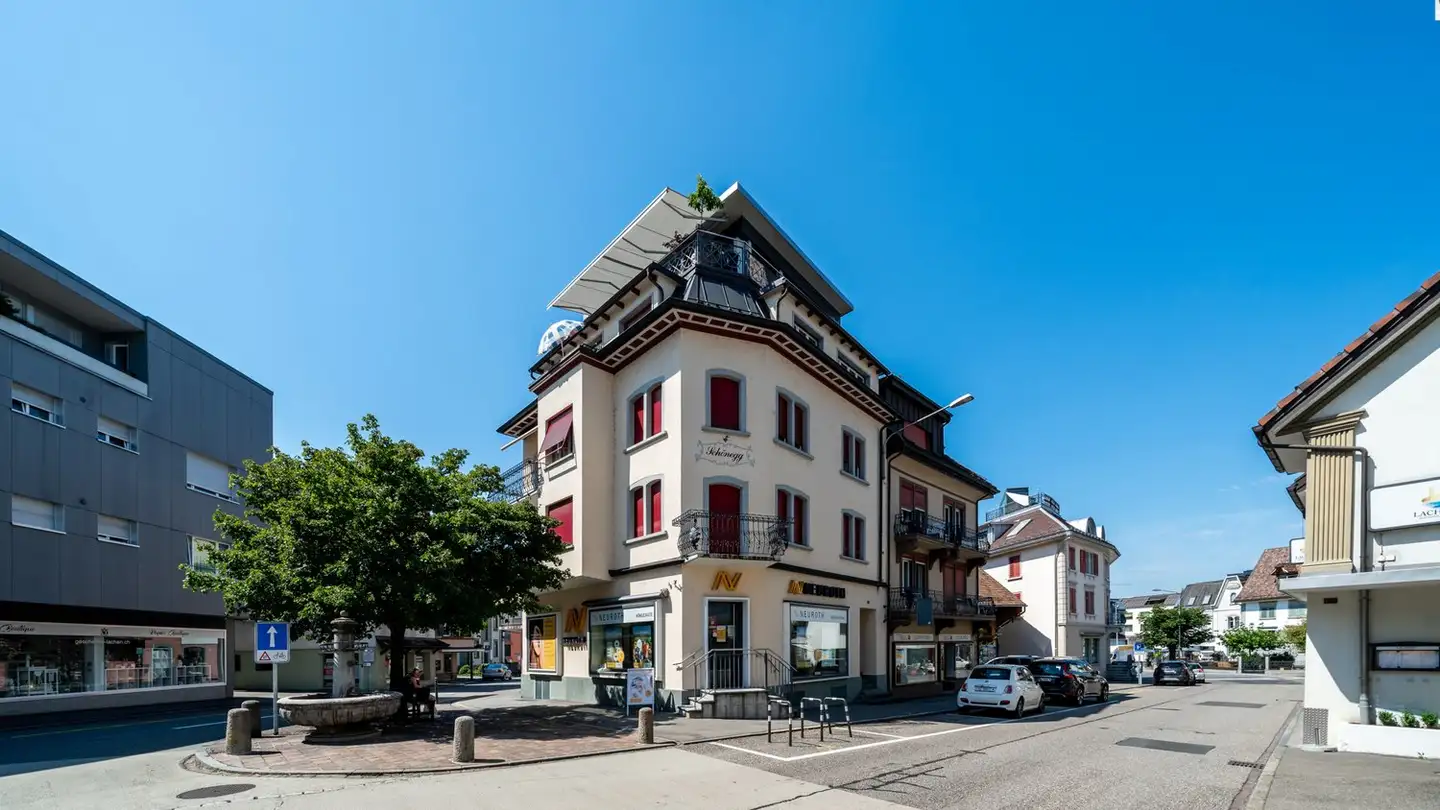 Residential building for sale - 8853 Lachen SZ