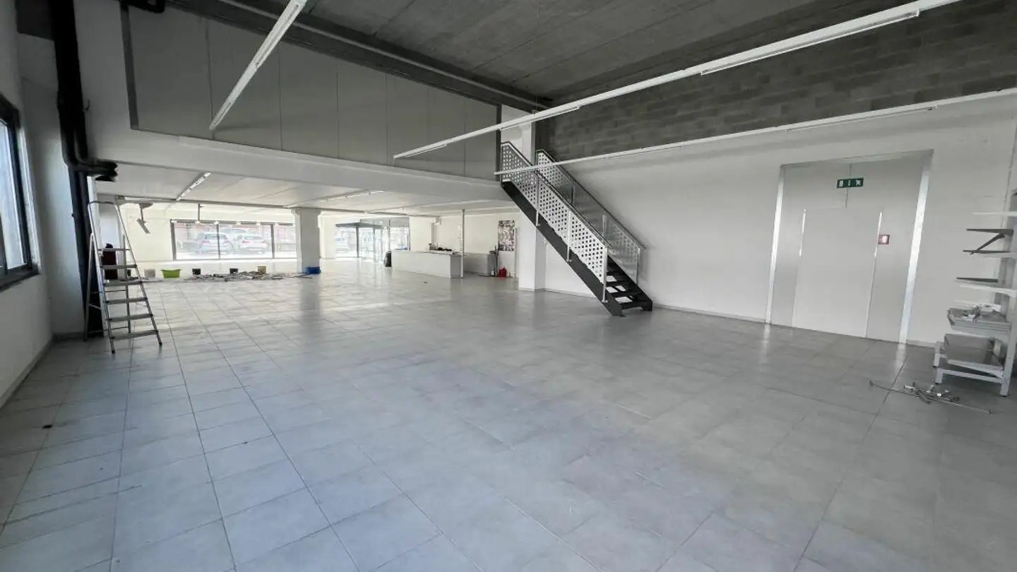 Factory for rent - 6594 Contone - Photo 2