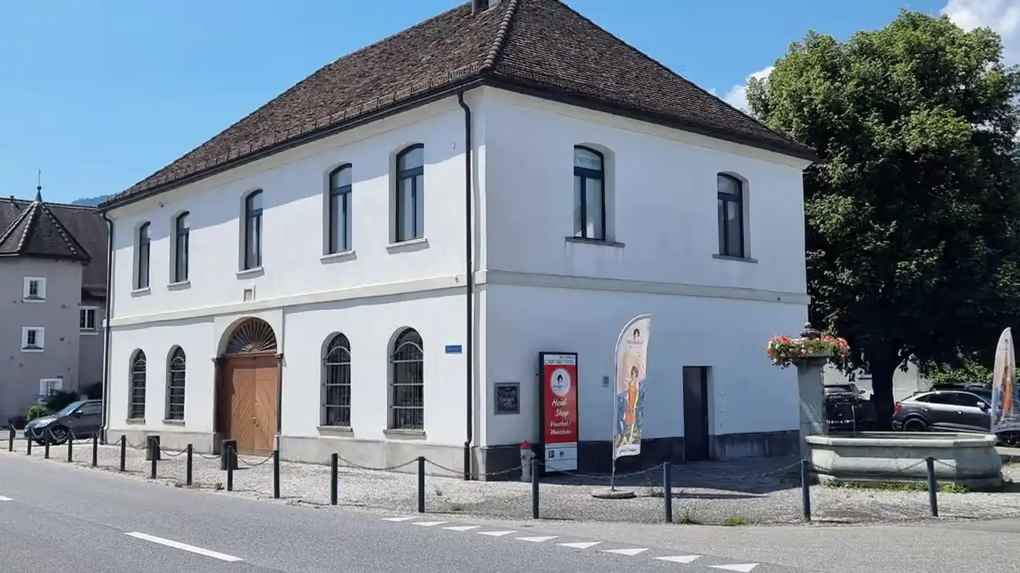 Commercial à louer - Bahnhofstrasse 1, 7304 Maienfeld
