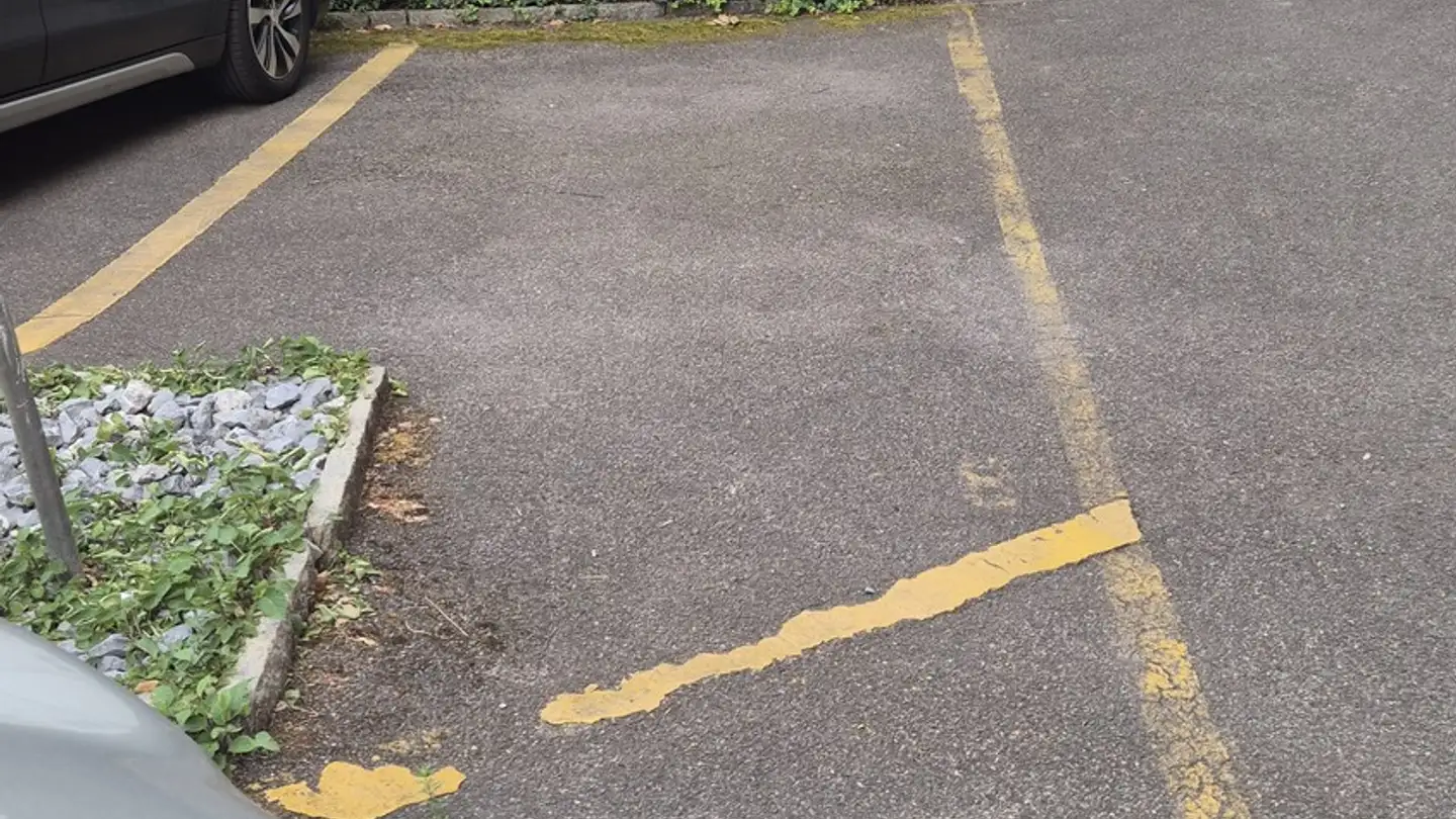 Place de parking extérieure à louer - Seefeldstrasse 147, 8008 Zürich