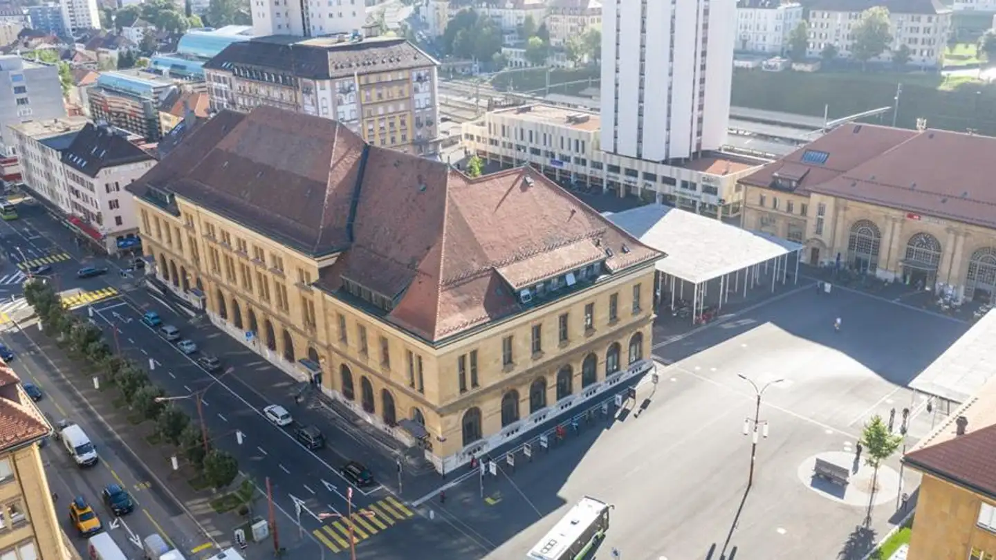 Gewerbe mieten - Avenue Léopold-Robert 63, 2300 La Chaux-de-Fonds