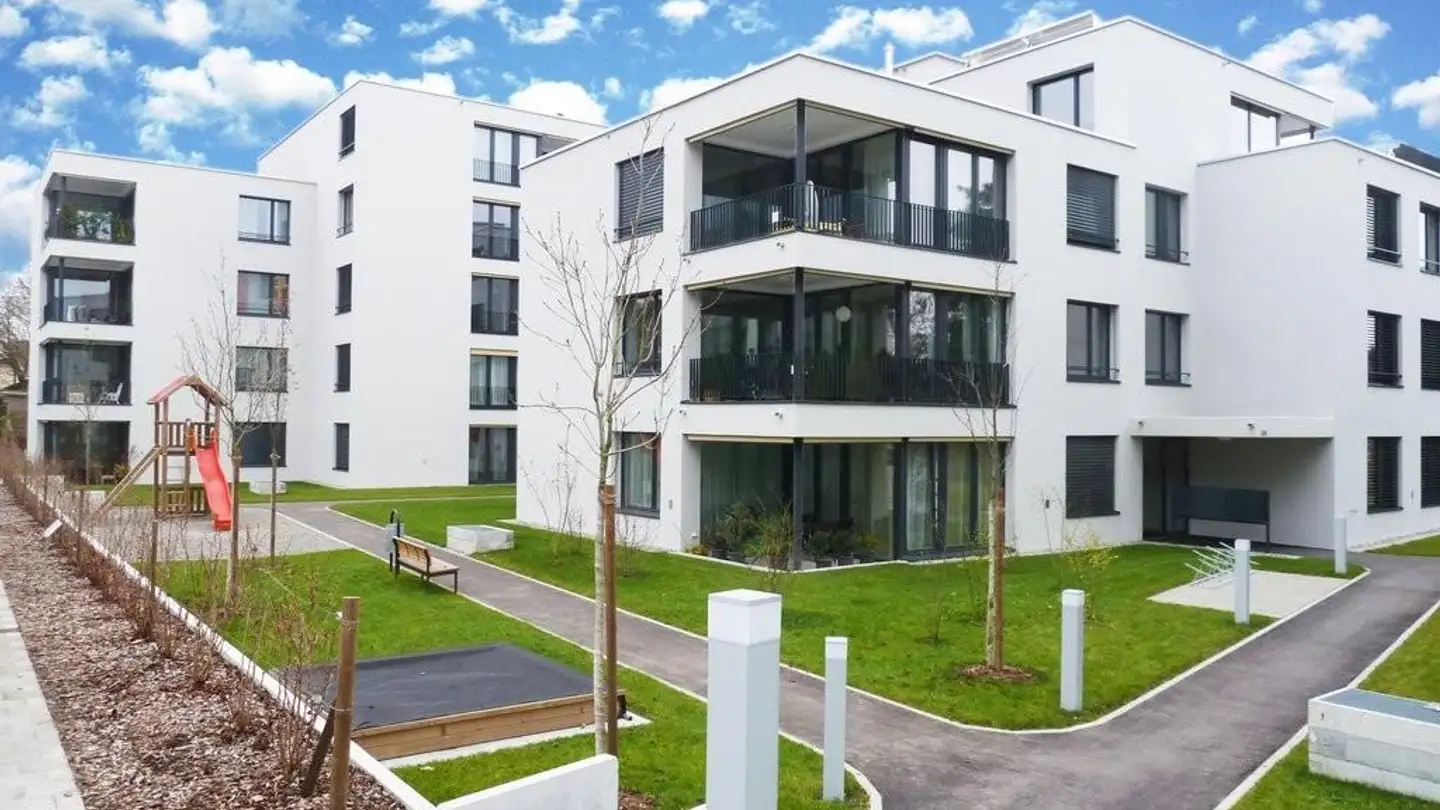 Indoor motorbike parking space for rent - Steingutstrasse 30, 8200 Schaffhausen