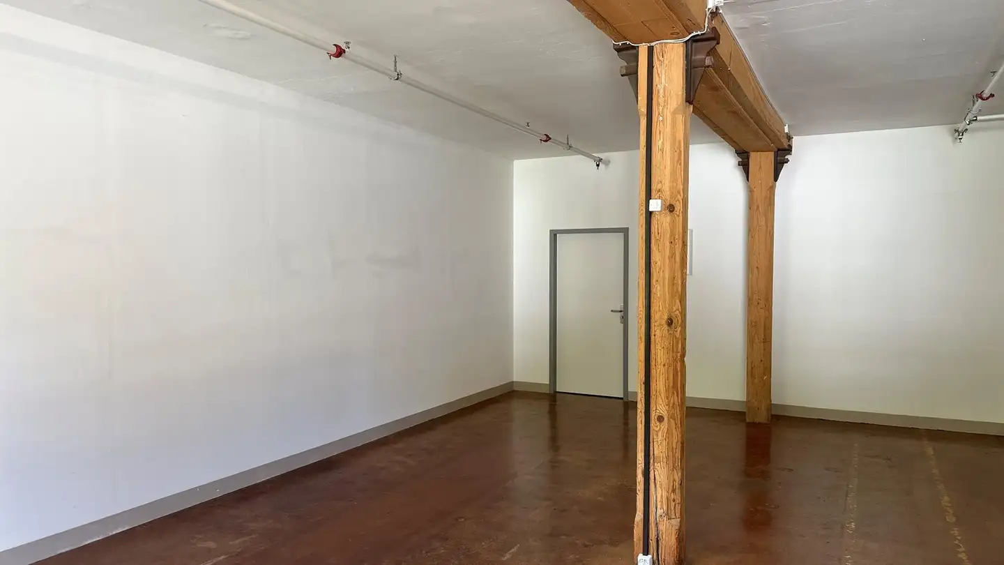 Bureau à louer - Zürichstrasse 17, 8607 Aathal-Seegräben - Photo 2