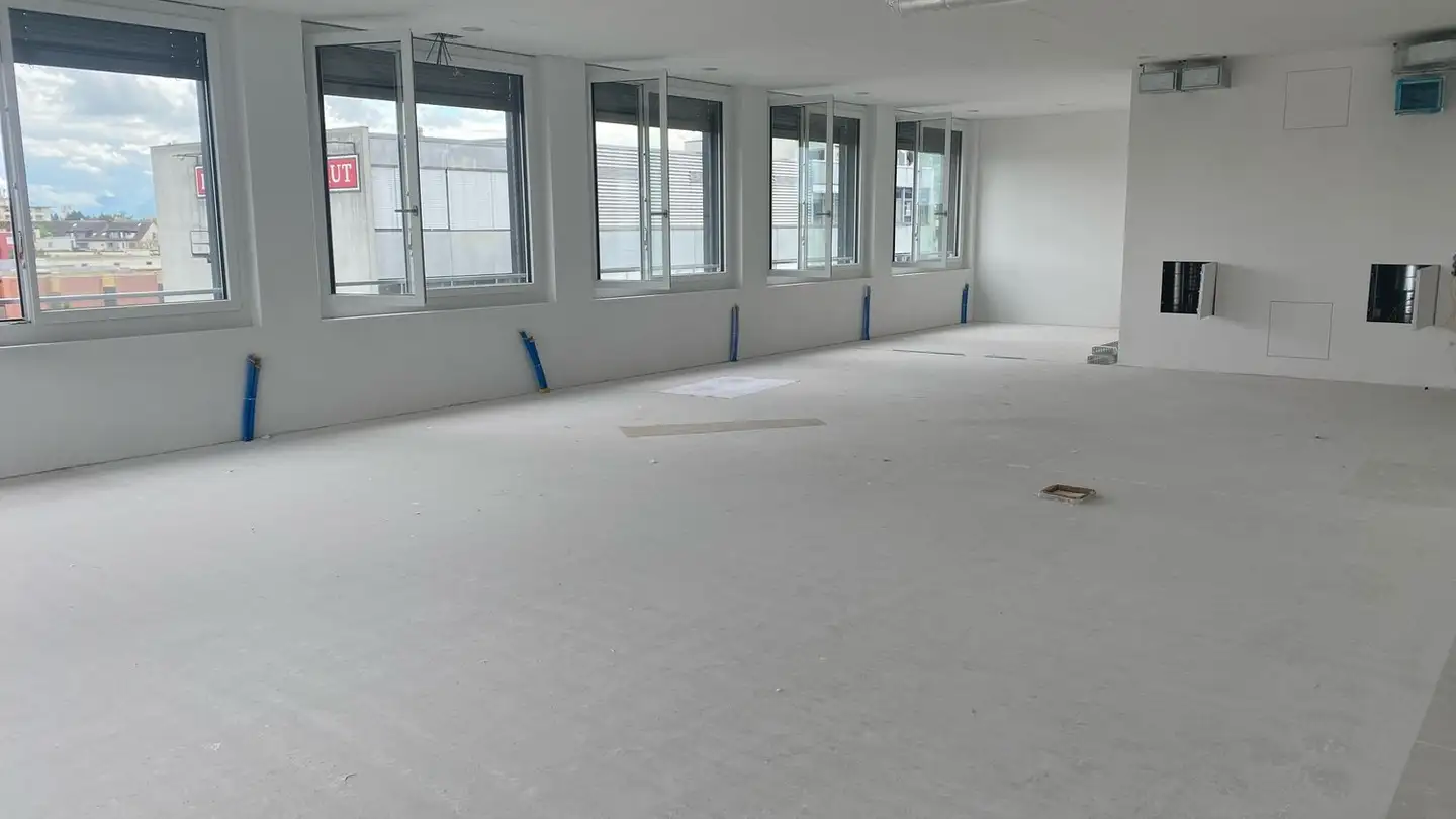 Commerciale in affitto - Ringstrasse 18, 8600 Dübendorf