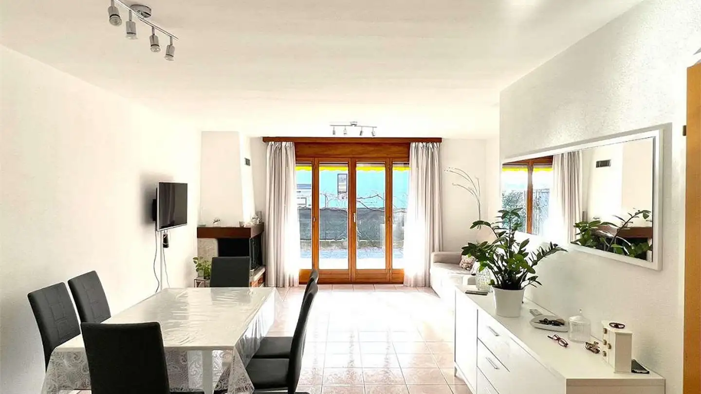 Villa à vendre - Via Locarno, 6516 Cugnasco