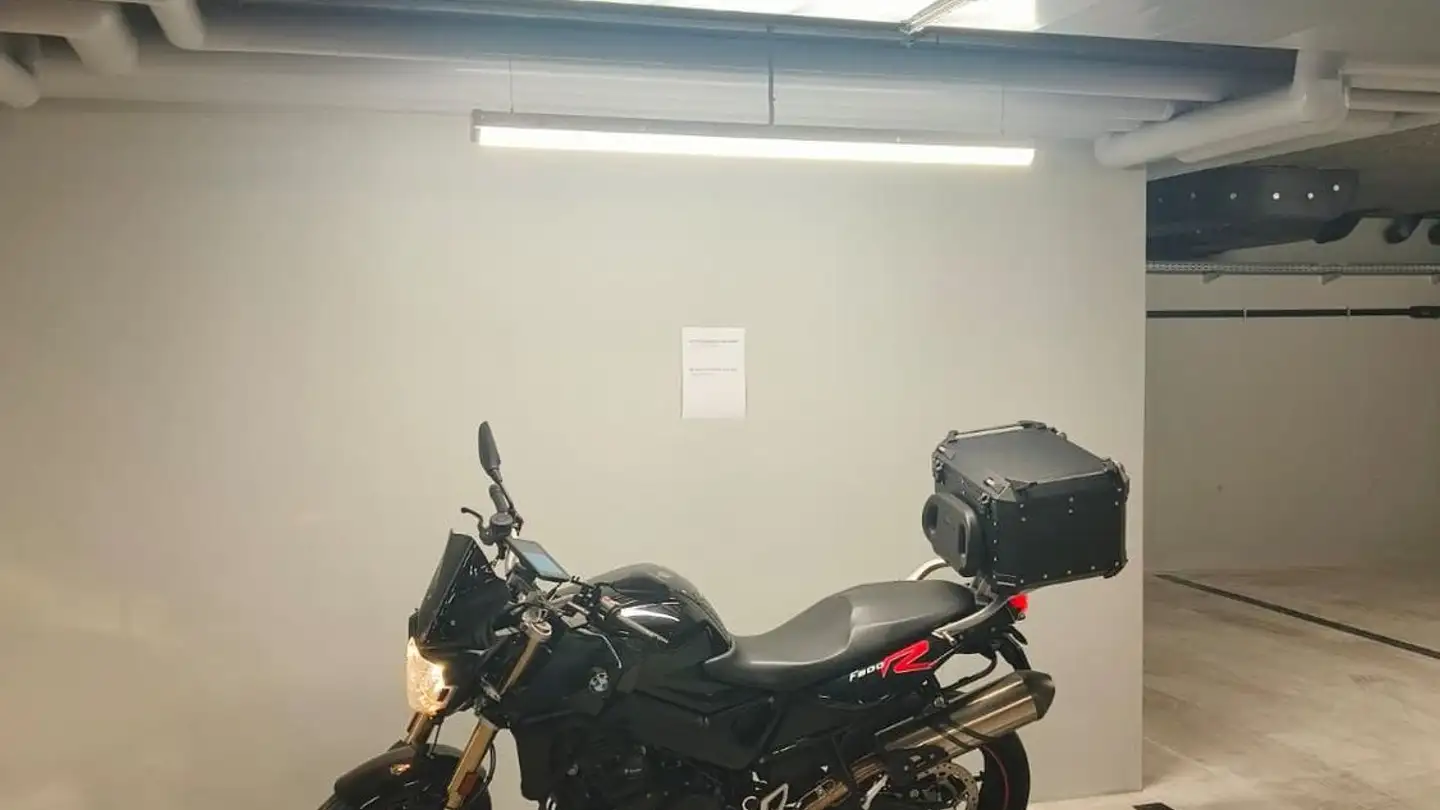 Garage individuel à louer - Unterfeldstrasse 40, 8050 Zürich