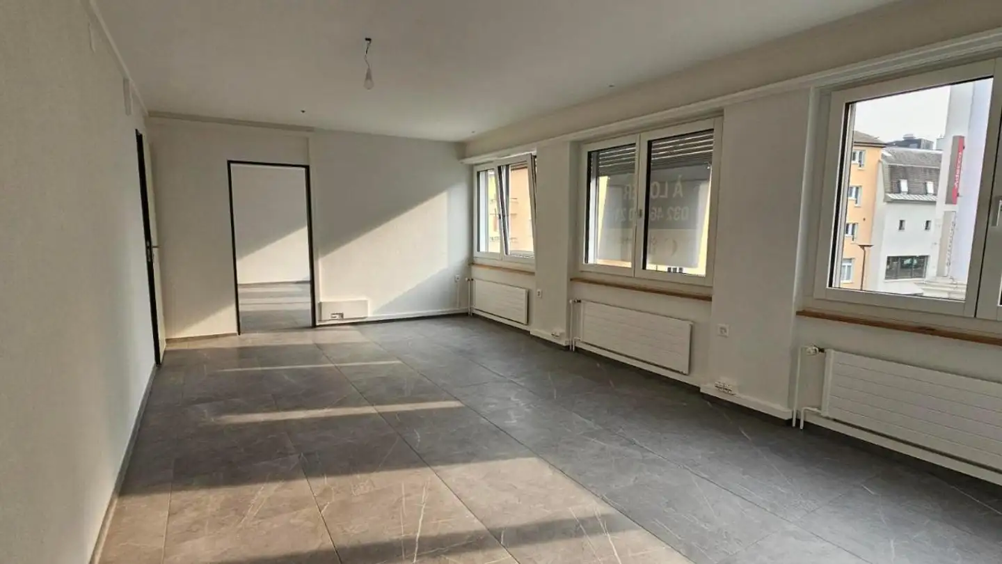 Edificio ad uso misto in affitto - Avenue De La Gare 49, 2800 Delémont