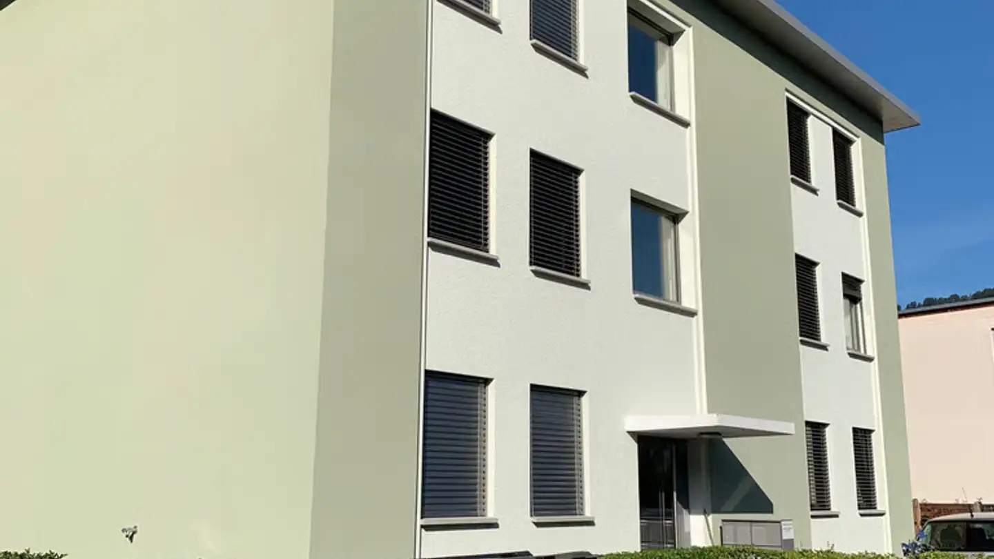 Place de parking extérieure à louer - Glärnischstrasse 24, 8134 Adliswil
