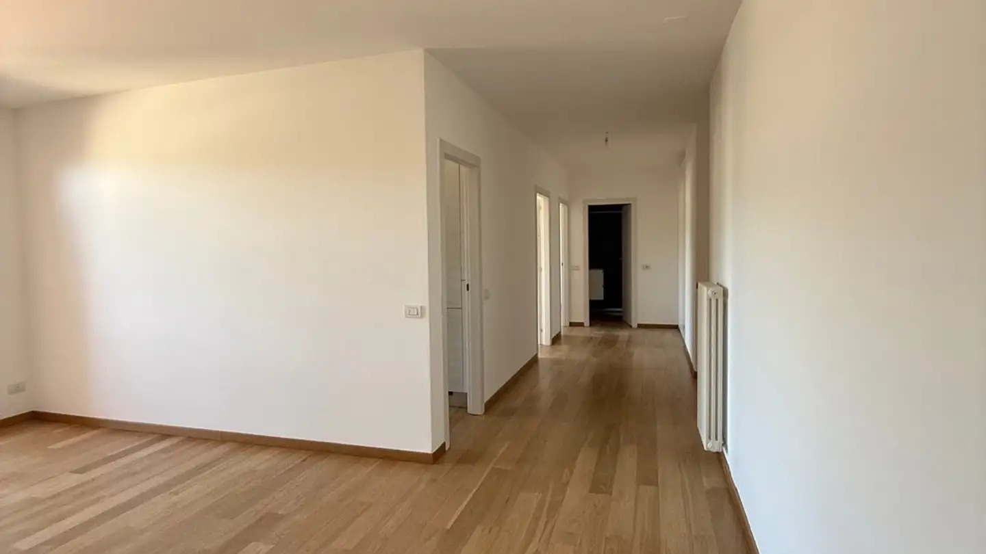 Apartment for rent - 6949 Comano