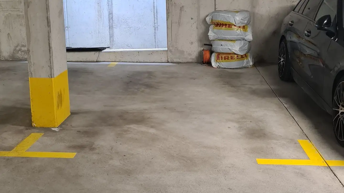 Place de parking souterraine à louer - Büngertlistrasse, 8106 Adlikon b. Regensdorf