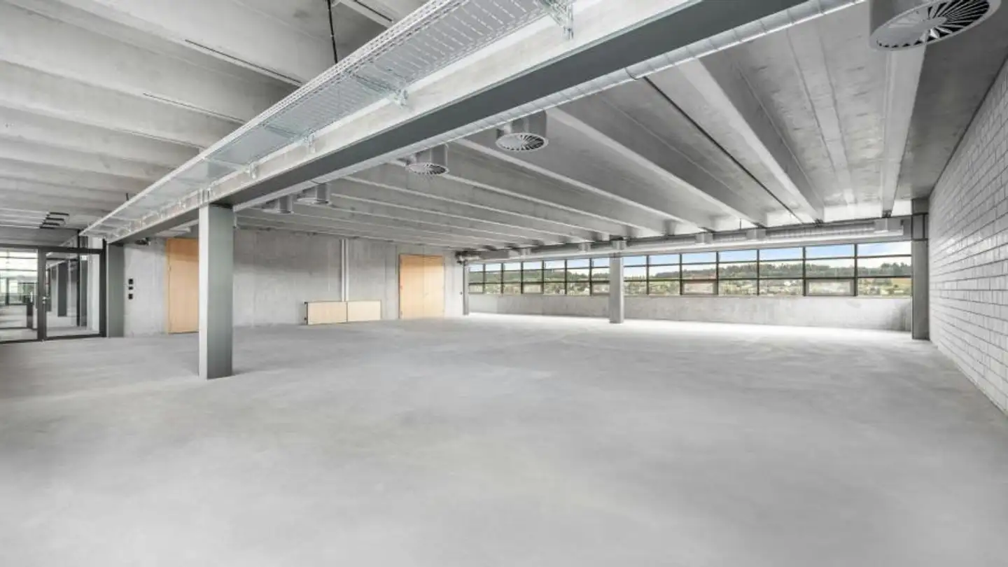 Commercial à louer - Neue Wehntalerstrasse 61, 8105 Regensdorf