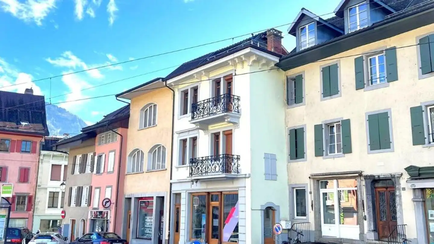Residential building for sale - 1880 Bex