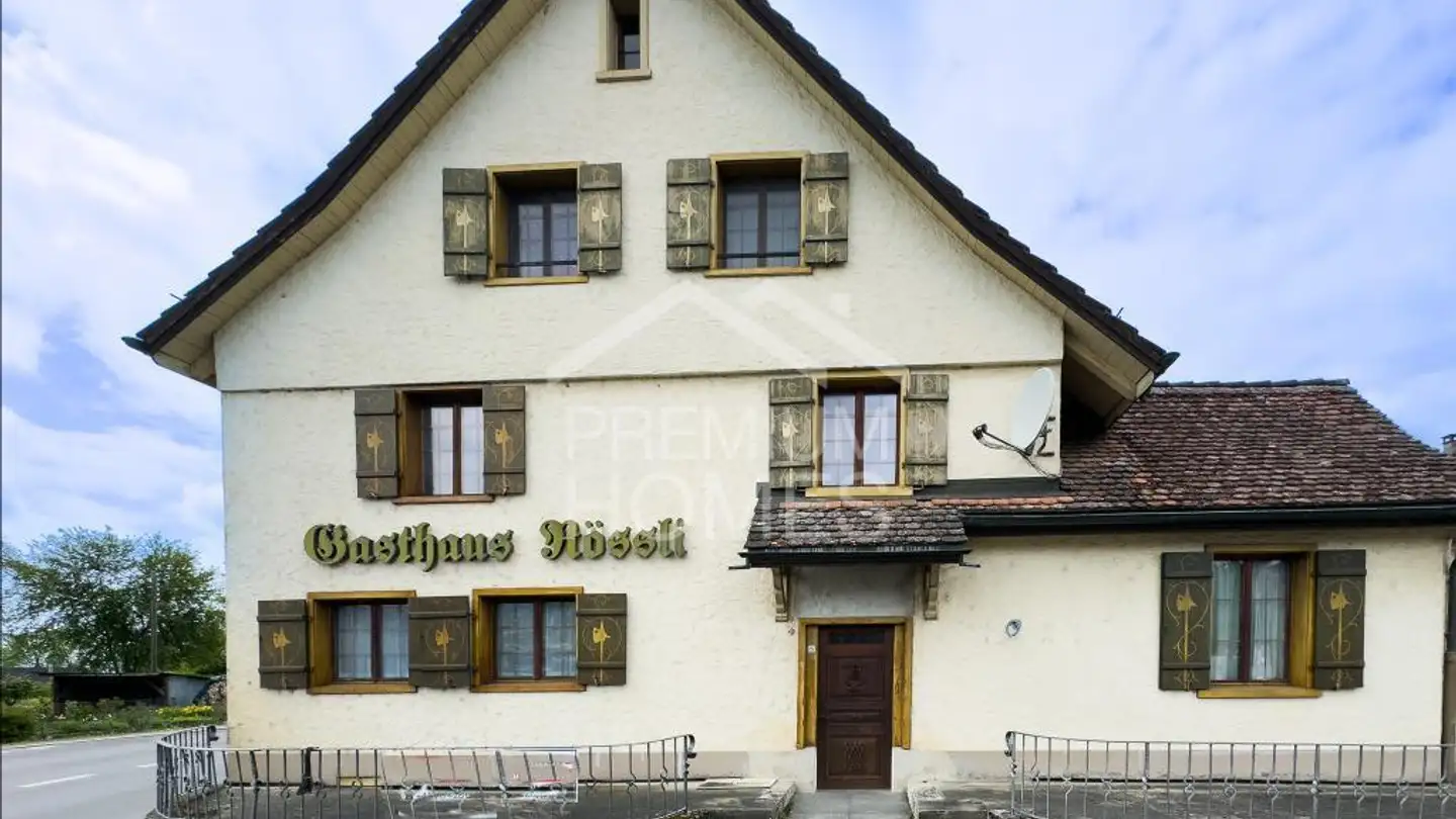 Mixed-use building for sale - 8566 Neuwilen