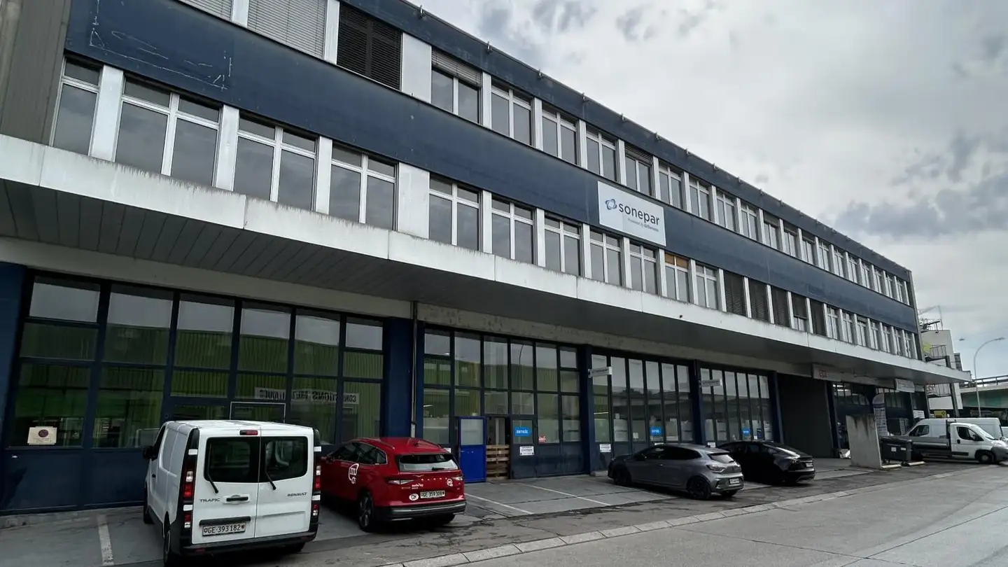 Immeuble industriel à louer - 1227 Carouge GE