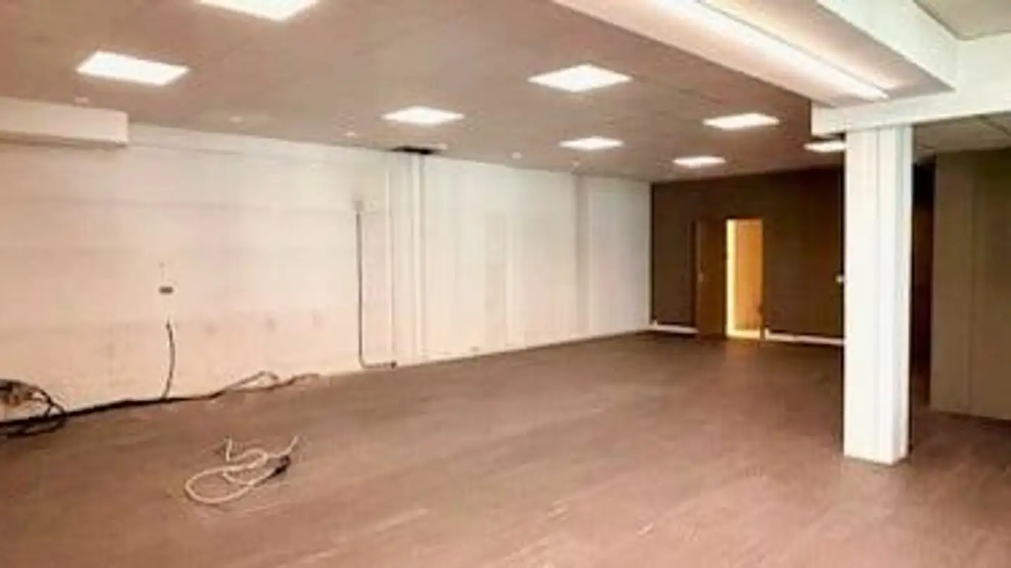 Arcade for rent - Avenue Louis- Casaï 79, 1216 Cointrin - Photo 2