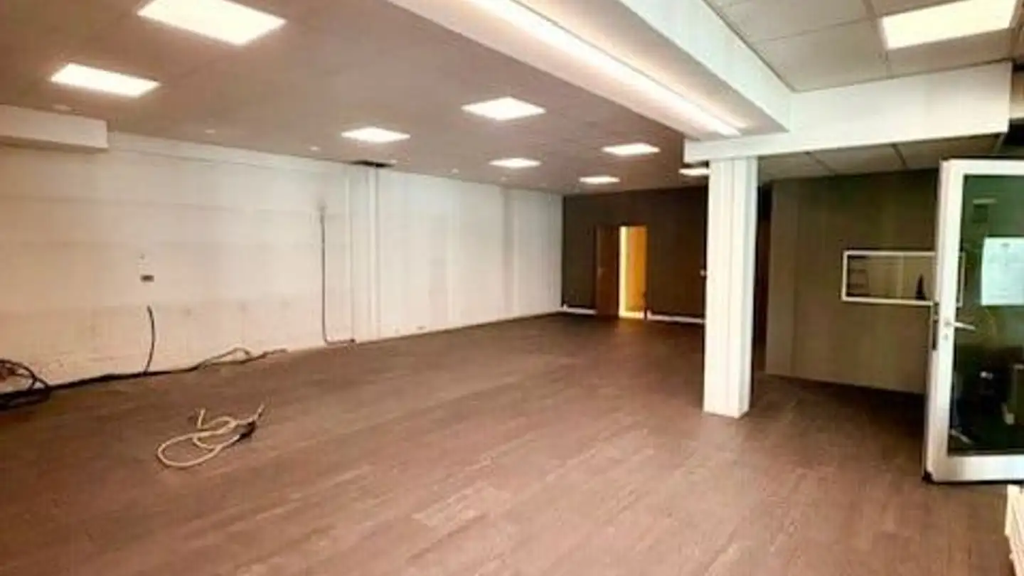 Arcade for rent - Avenue Louis- Casaï 79, 1216 Cointrin - Photo 3