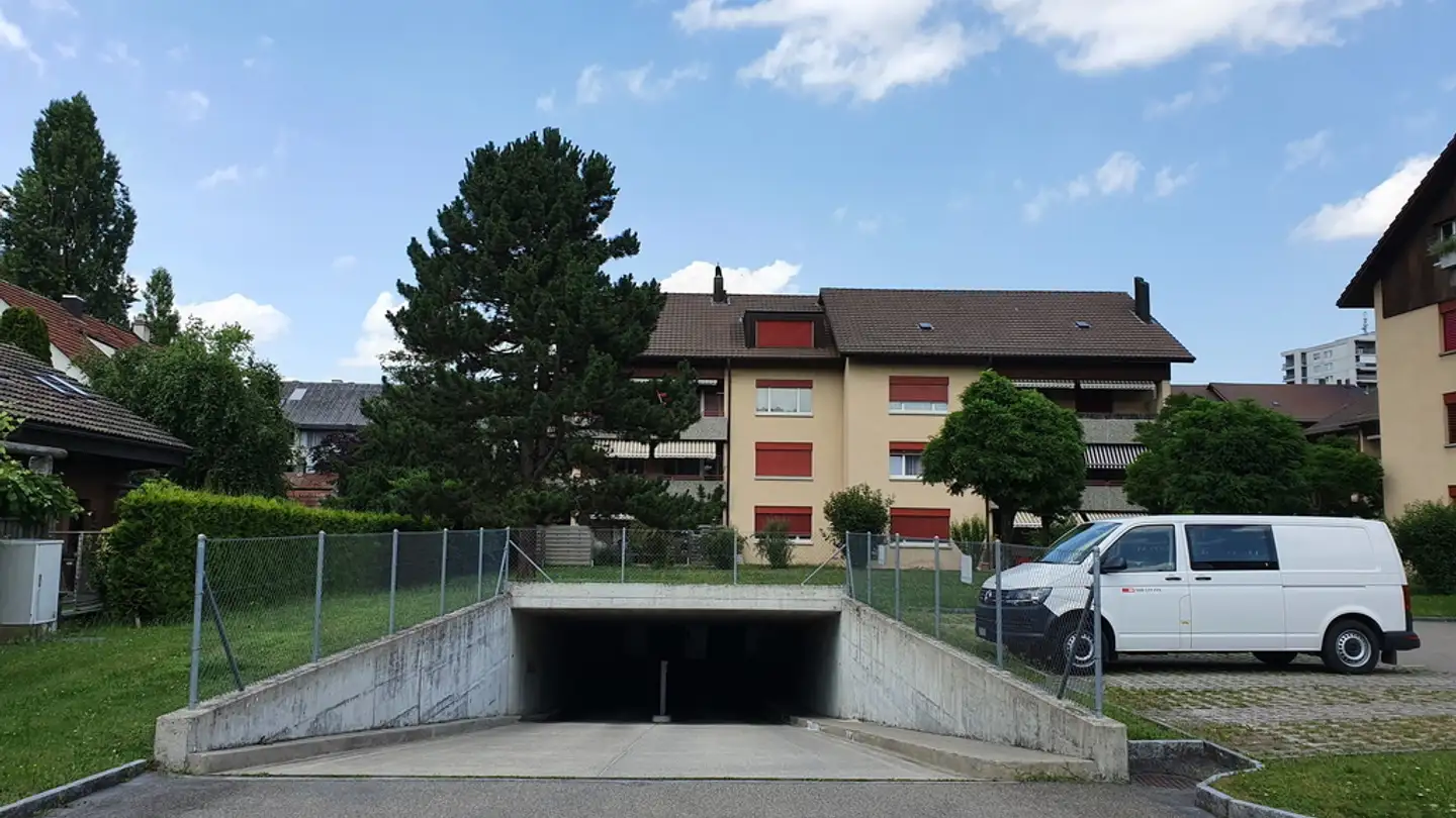 Überdachter Motorradparkplatz mieten - Tösstalstrasse, 8400 Winterthur