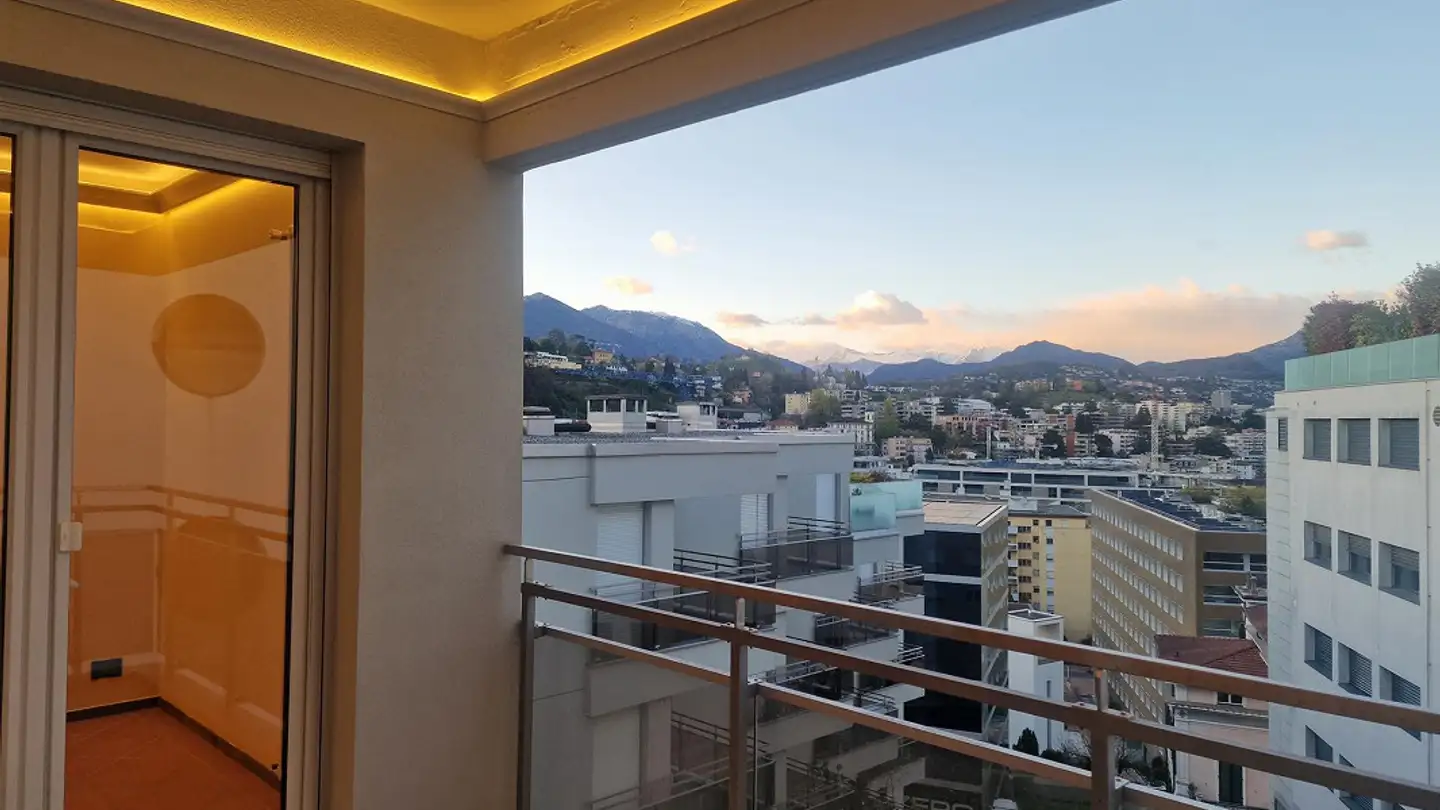 Apartment for rent - Via Franco Zorzi 17a, 6900 Paradiso - Photo 4